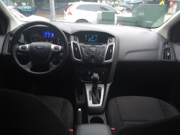 FORD FOCUS 1.6S 照片7