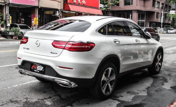 GLC 300 Coupe 4Matic 照片3