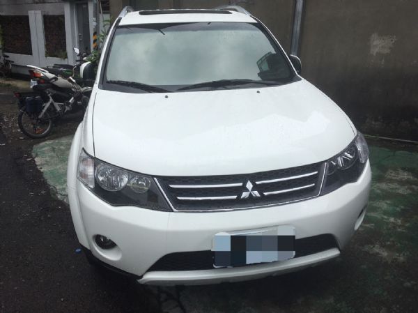 MITSUBISHI OUTLANDER 照片1