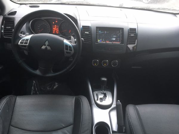 MITSUBISHI OUTLANDER 照片4