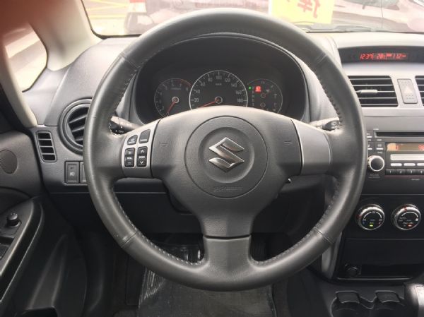 SUZUKI SX4 5D 照片8