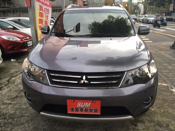 MITSUBISHI OUTLANDER 照片1