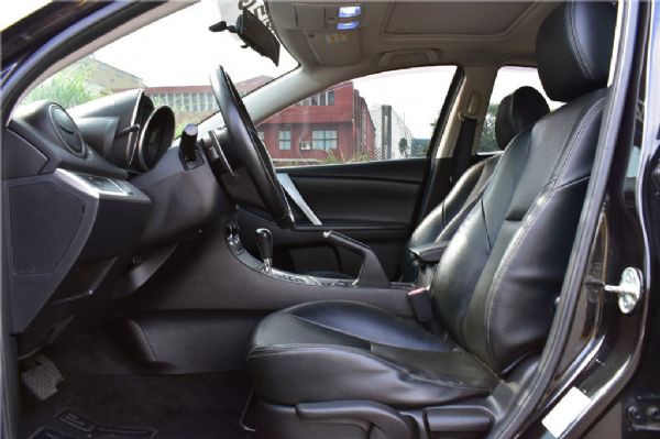FB搜尋：麥卡汽車 Mazda3 照片6
