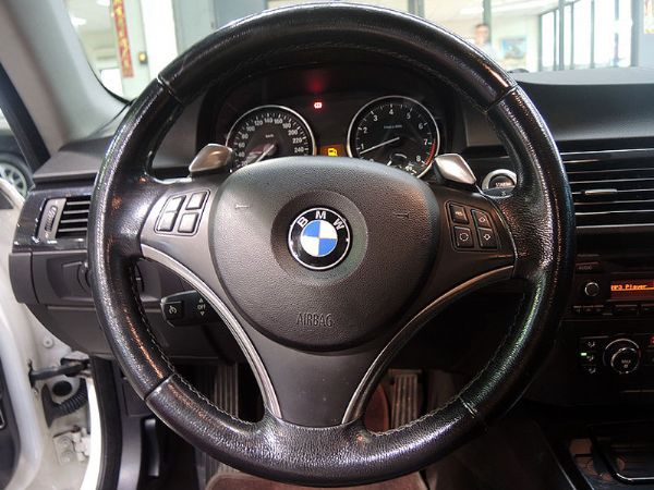 06年 BMW E92 335 全額貸 照片4