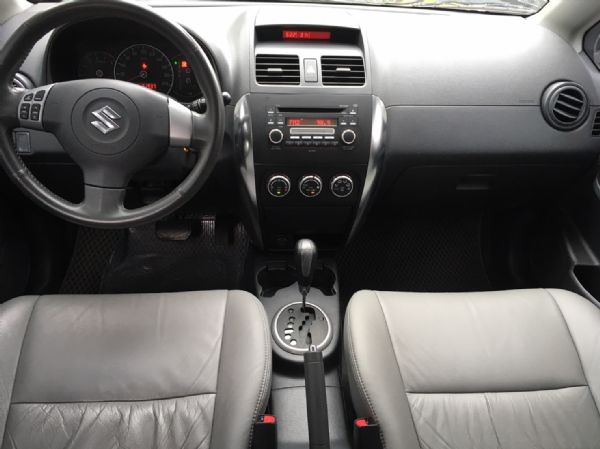 SUZUKI SX4 5D 進口五門小車 照片7