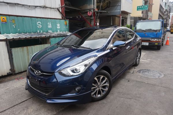 14年 Elantra 台中 中古車 照片3