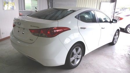 現代 2013 ELANTRA 1.8  照片6