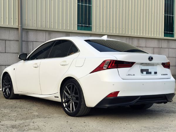 Lexus IS300 F-SPORT  照片2