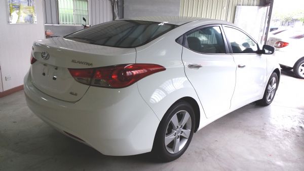 2013 現代 ELANTRA 1.8 照片6