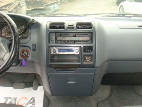 TOYOTA HIACE 照片5