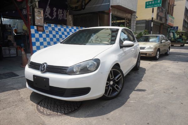 2010 VW GOLf 柴油 認證車 照片3