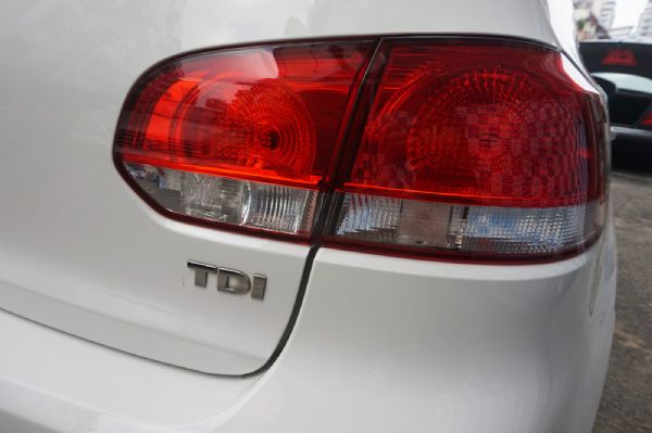 2010 VW GOLf 柴油 認證車 照片9