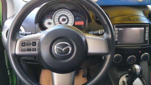 MAZDA2 照片4