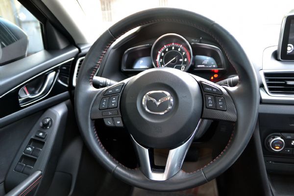 2015年魂動Mazda3 4D頂級配備 照片7