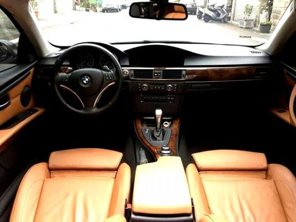 07年 335I 3.0黑 60萬 照片2