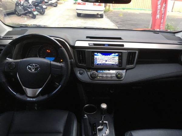 TOYOTA RAV4 2.5 黑4WD 照片9