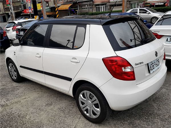 2014小改款 fabia 選配 雙色車 照片2