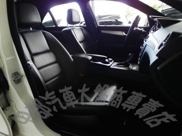 2010年 賓士 C250 白 70萬 照片2