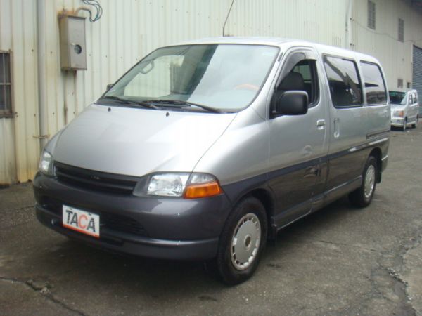 TOYOTA HIACE 照片1