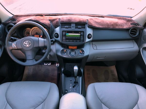 08RAV4 一家子的溫暖,一車搞定 照片7