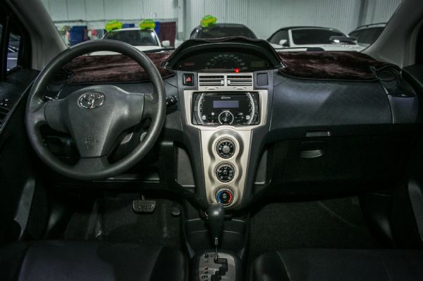 2013  YARIS 小鴨鴨 照片4