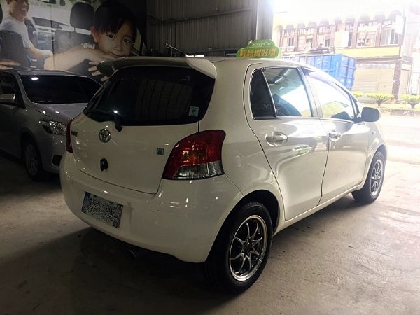 2012年 YARIS 1.5小鴨鴨 照片4