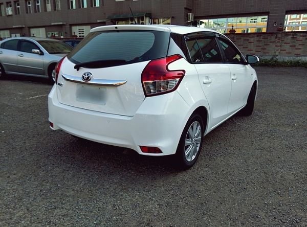 2015年 Yaris 1.5 白 照片3