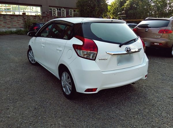 2015年 Yaris 1.5 白 照片4