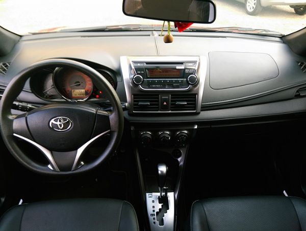 2015年 Yaris 1.5 白 照片7