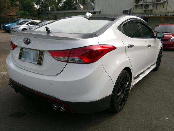 2012年 ELANTRA 1.8白 照片4