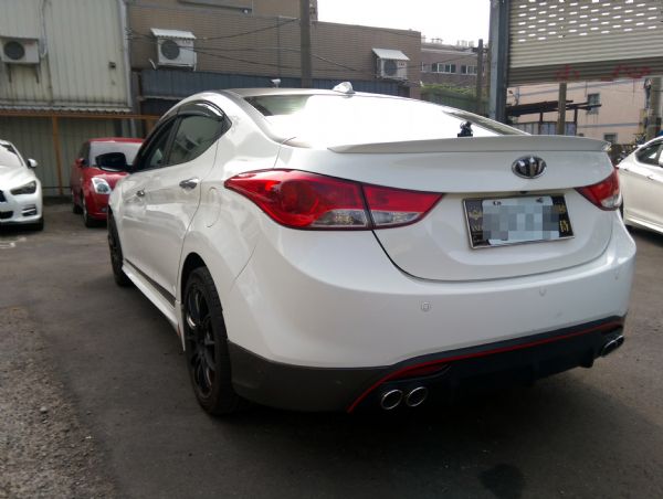 2012年 ELANTRA 1.8白 照片5