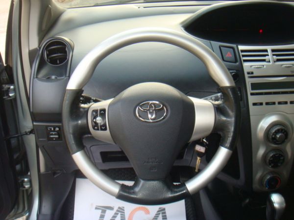 TOYOTA YARIS 照片9