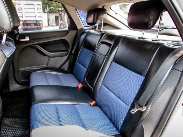 FORD Focus S2.0 照片5