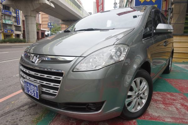 2010 LUXGEN MPV 七人座 照片2