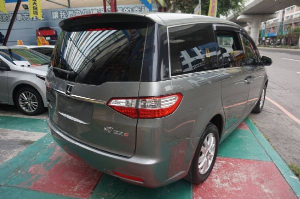 2010 LUXGEN MPV 七人座 照片9