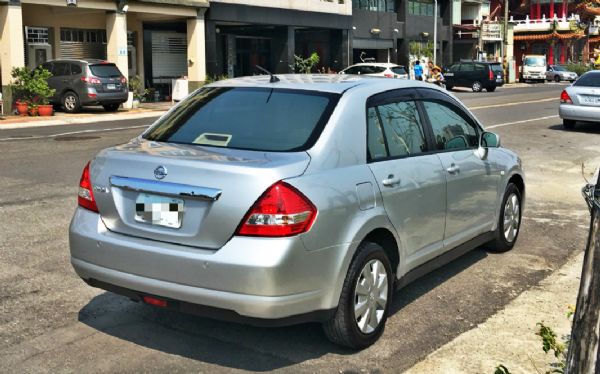 2012年日產TIIDA 1.6銀色4門 照片4