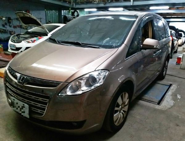 2012年納智捷MPV 2.2棕色　 照片5