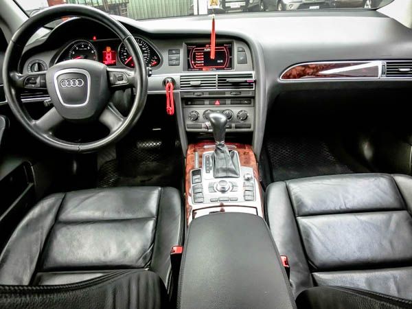 AUDI A6 2.4 照片6