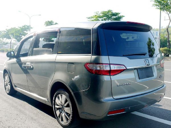 MPV 2.2T 免頭款全額超貸免保人 照片4