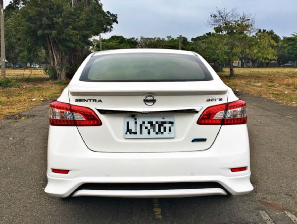 2015年SENTRA aero版白色 照片2