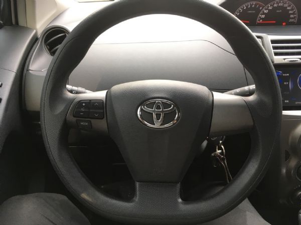 TOYOTA YARIS 小改款 白  照片9