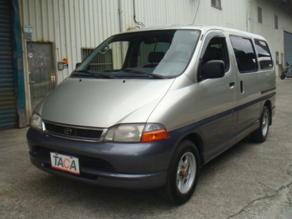 TOYOTA HIACE 照片1