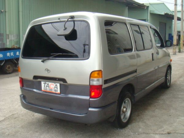 TOYOTA HIACE 照片2