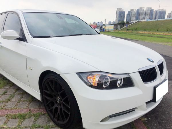 Bmw e90 328i 照片1