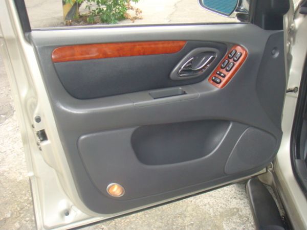 FORD ESCAPE 照片3