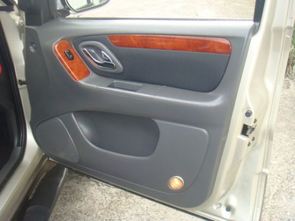 FORD ESCAPE 照片5