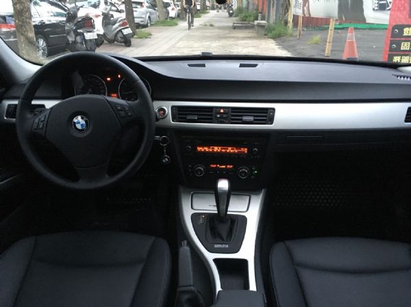 BMW 320i E90 黑 小改款 照片8