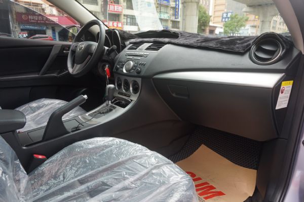 MAZDA3  照片3