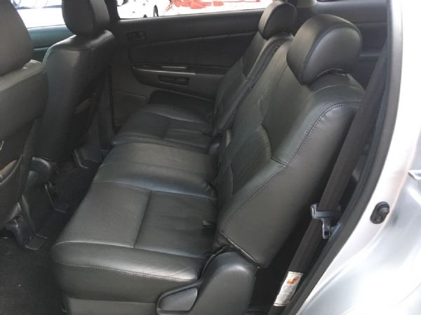 TOYOTA WISH 2005 黑內裝 照片8