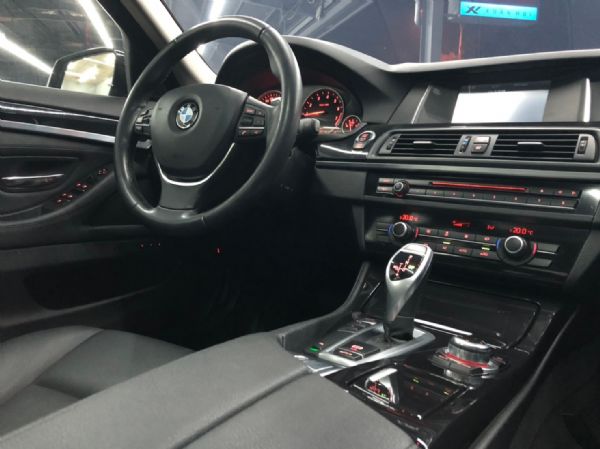 2014年 BMW 528i 2.0 照片3